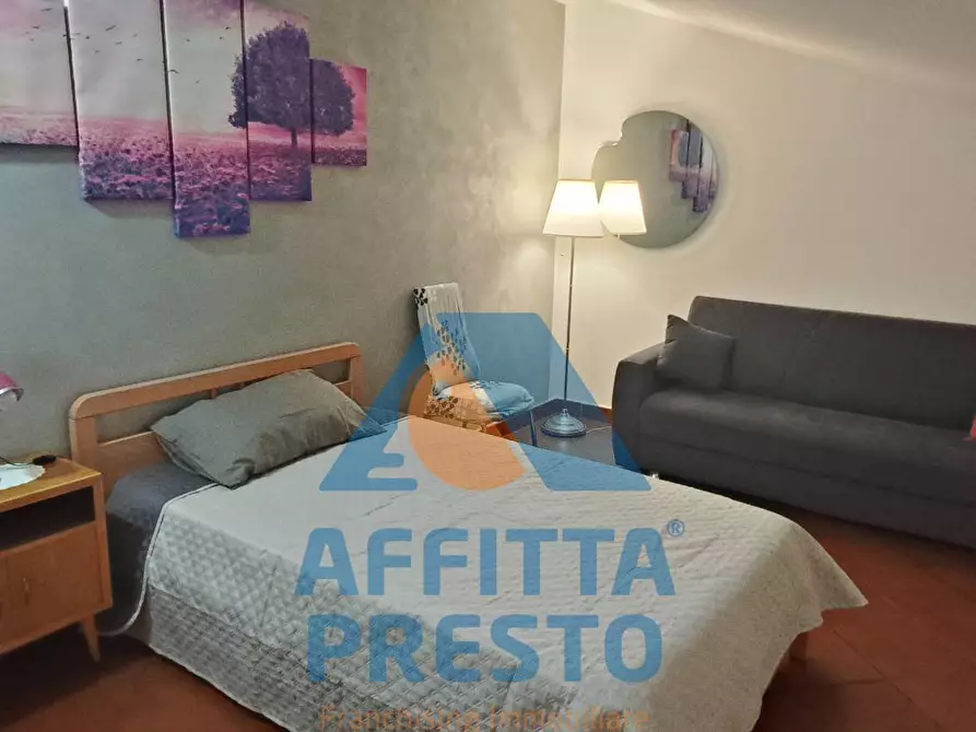 Immagine 11 di Camera in affitto  a Empoli