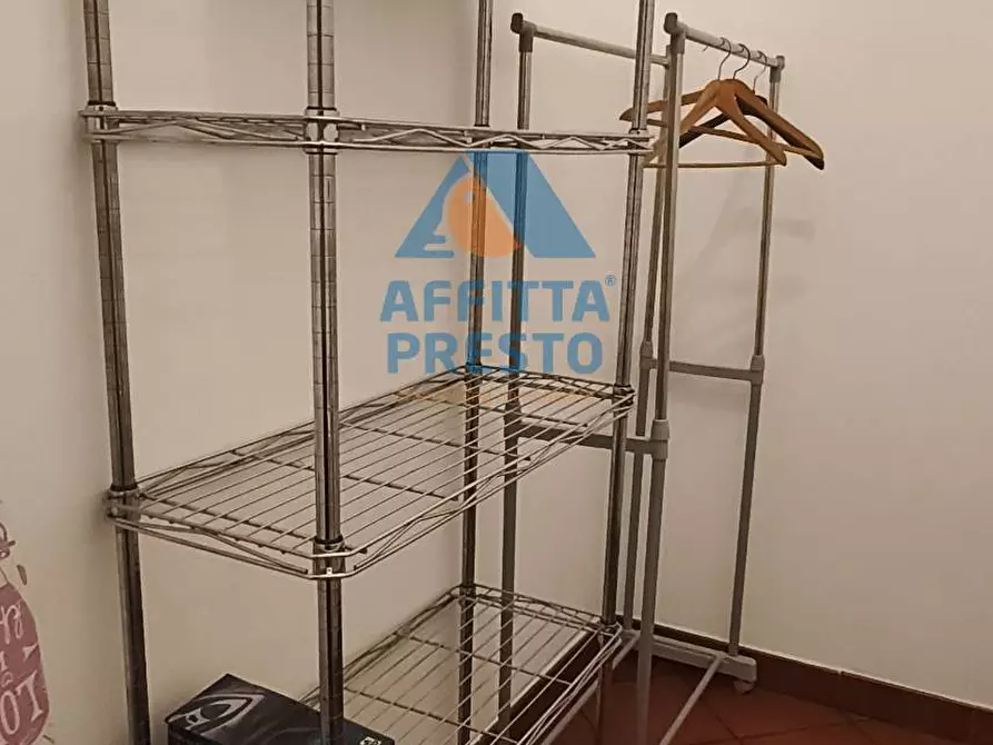 Immagine 21 di Camera in affitto  a Empoli
