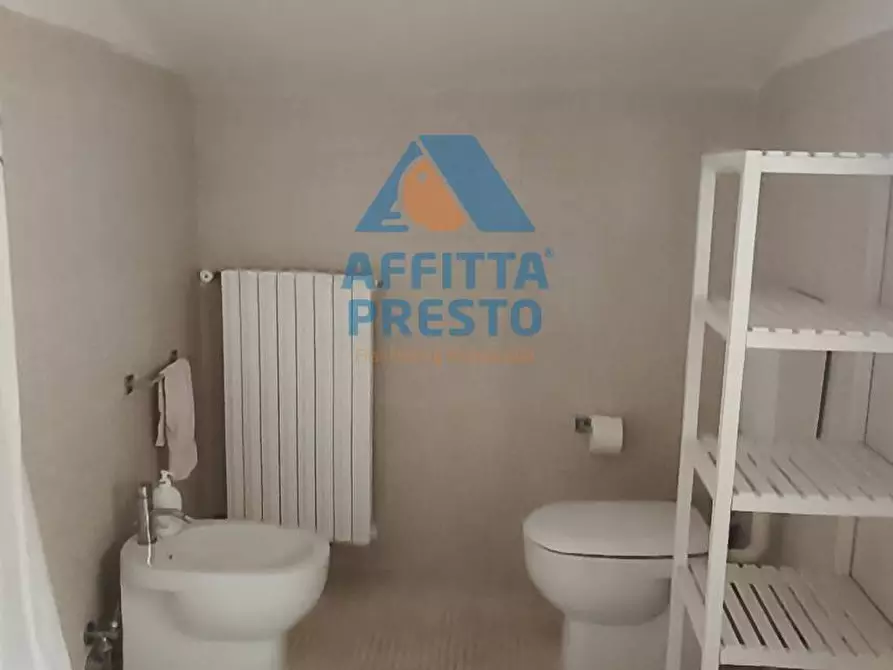 Immagine 29 di Camera in affitto  a Empoli