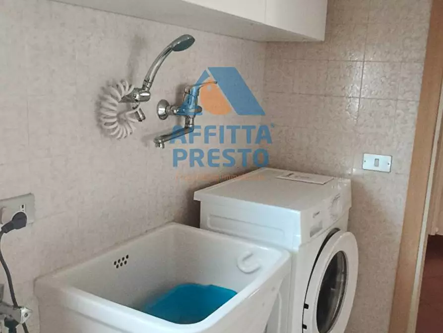 Immagine 30 di Camera in affitto  a Empoli