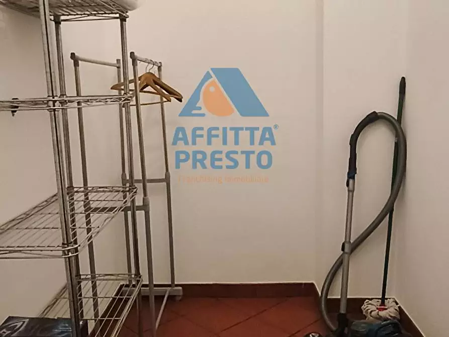 Immagine 34 di Camera in affitto  a Empoli