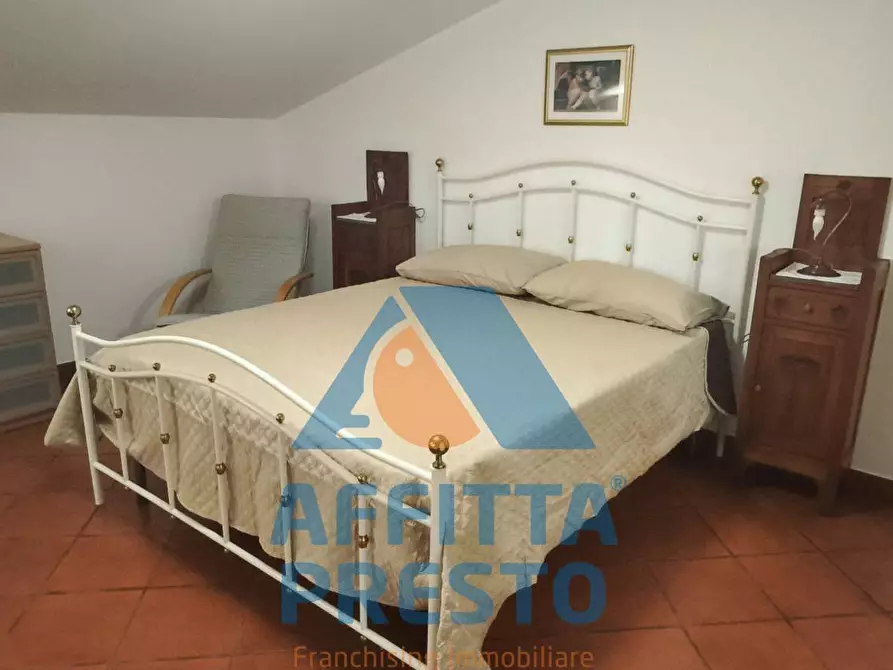 Immagine 36 di Camera in affitto  a Empoli