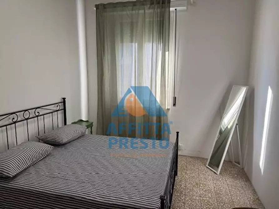 Immagine 13 di Camera in affitto  a Empoli