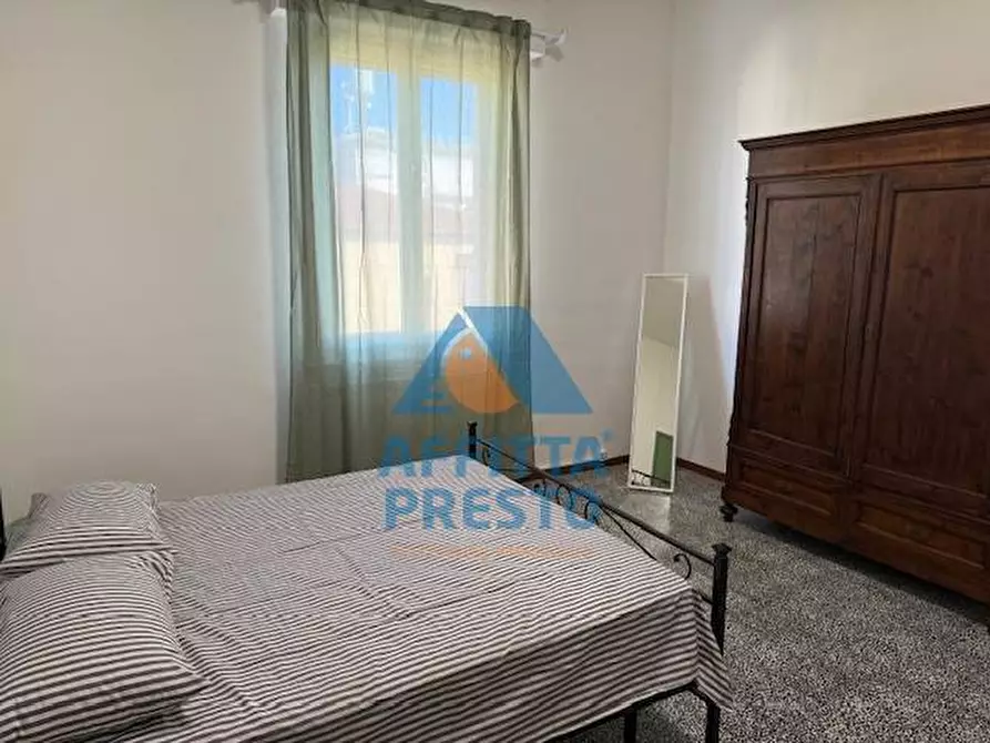 Immagine 18 di Camera in affitto  a Empoli