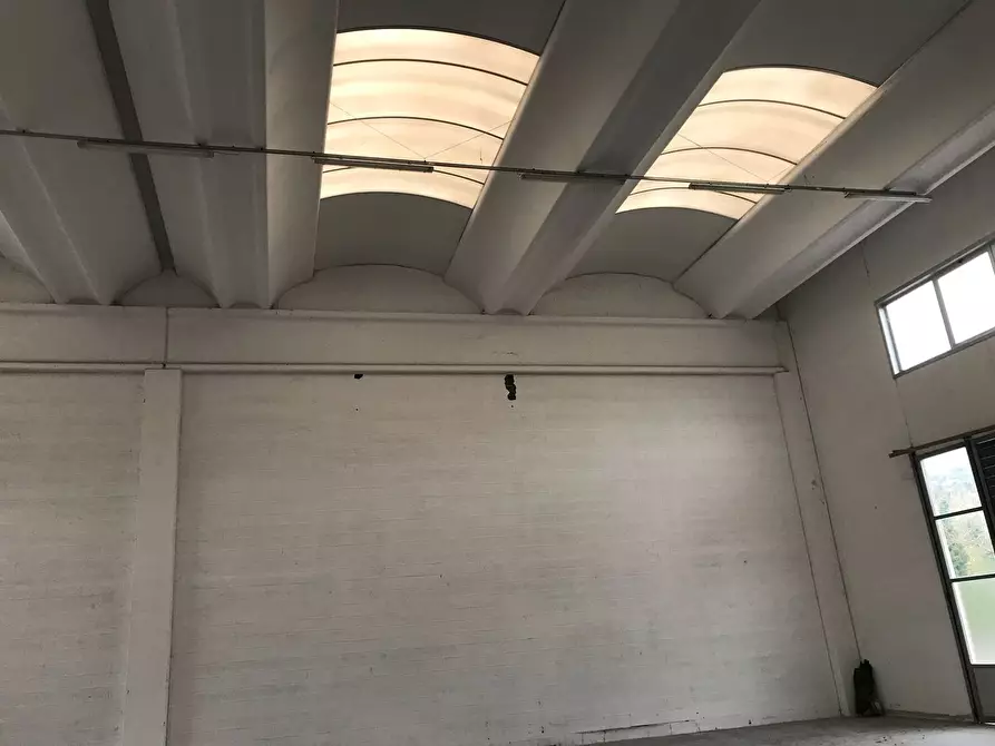 Immagine 3 di Capannone industriale in affitto  a Poggibonsi