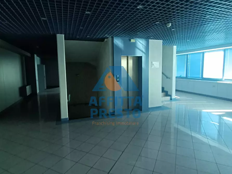 Immagine 9 di Capannone industriale in vendita  a Capraia E Limite