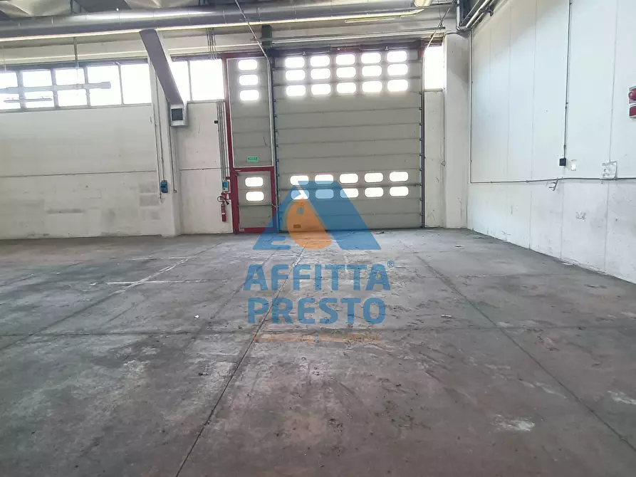 Immagine 2 di Capannone industriale in vendita  a Capraia E Limite