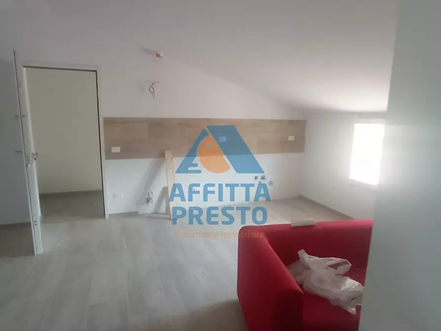 Immagine 1 di Attico in affitto  a Capraia E Limite