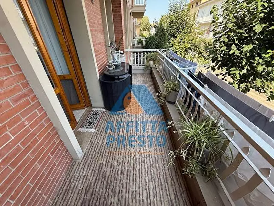 Immagine 11 di Camera in affitto  a Empoli