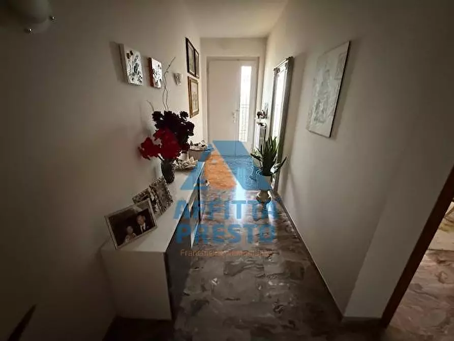 Immagine 12 di Camera in affitto  a Empoli