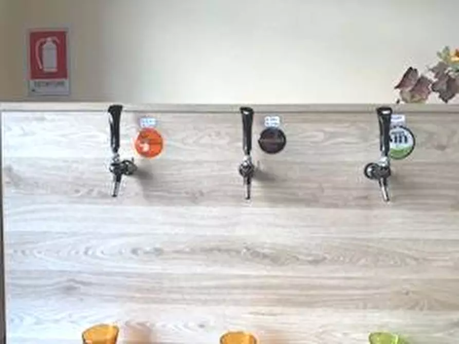 Immagine 8 di Attività commerciale in vendita  in Via Vincenzo Lancia 95 a Torino