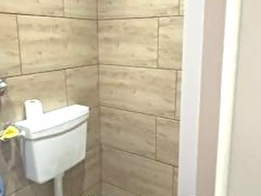 Immagine 24 di Attività commerciale in vendita  in Via Vincenzo Lancia 95 a Torino