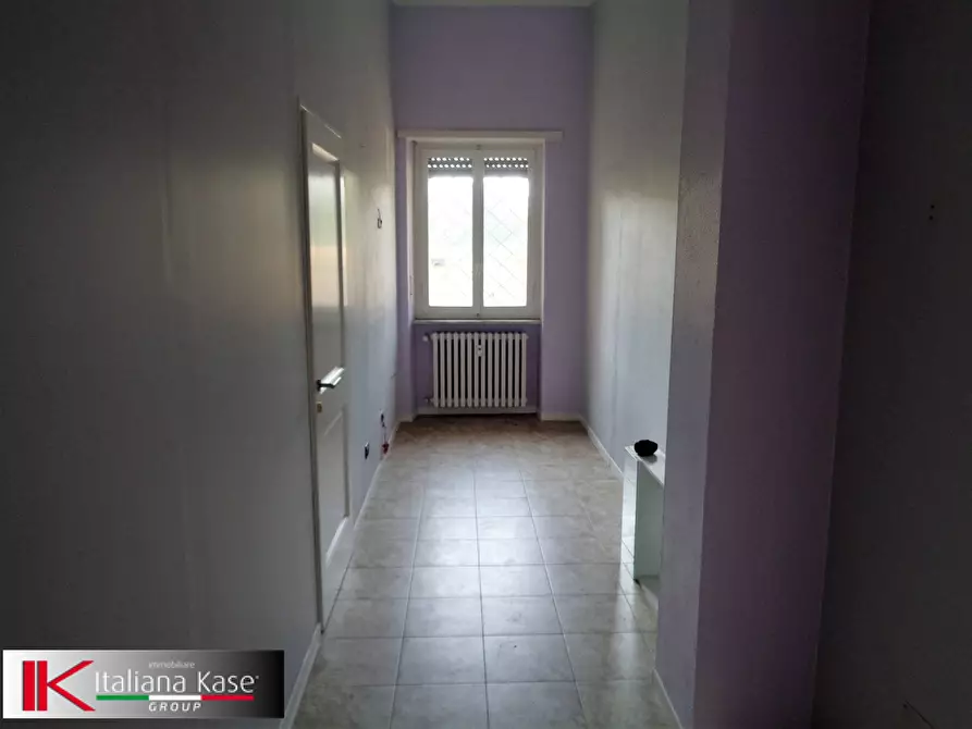 Immagine 2 di Locale commerciale in vendita  in Via Volpiano a Brandizzo