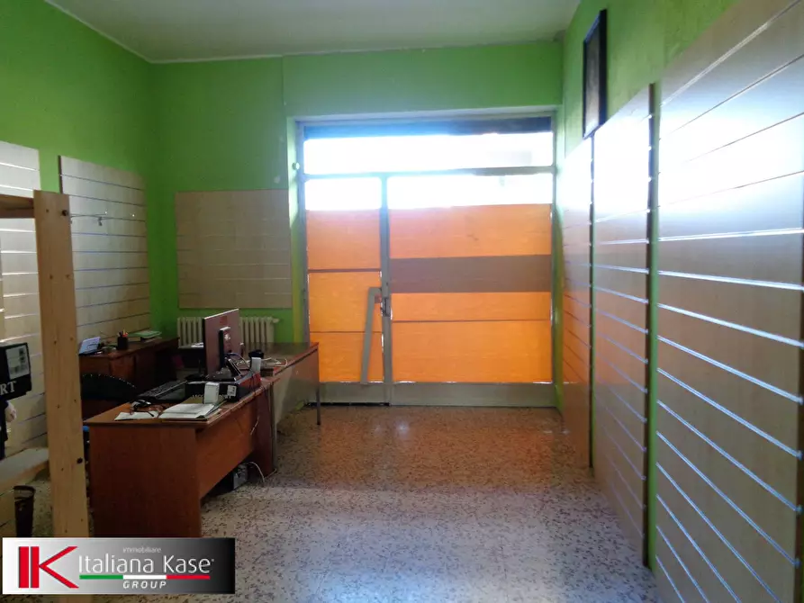 Immagine 6 di Locale commerciale in vendita  in Via Volpiano a Brandizzo