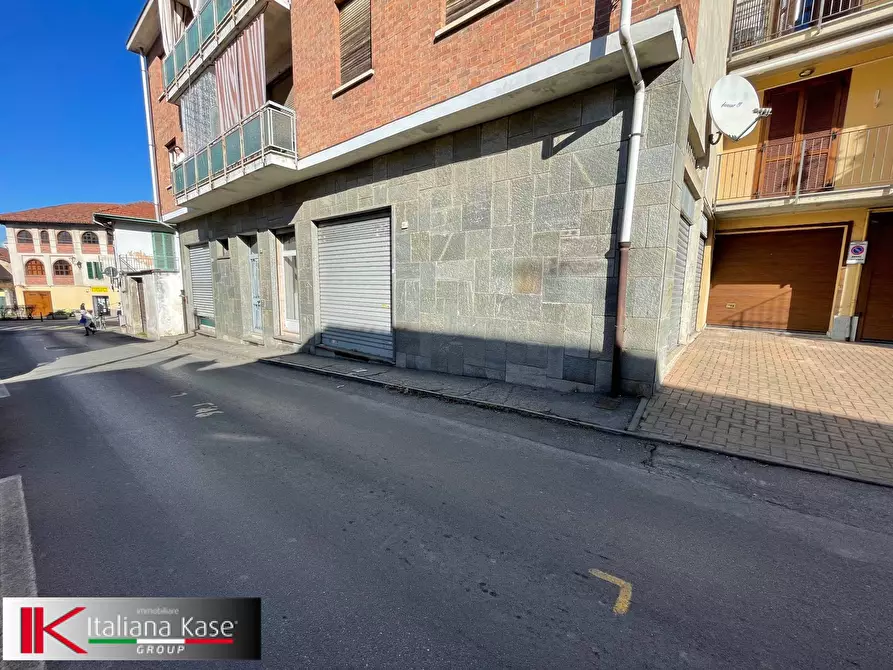 Immagine 9 di Negozio in affitto  in corso italia a Bruino
