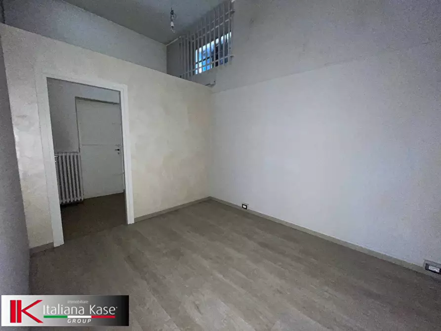 Immagine 7 di Negozio in affitto  in corso italia a Bruino