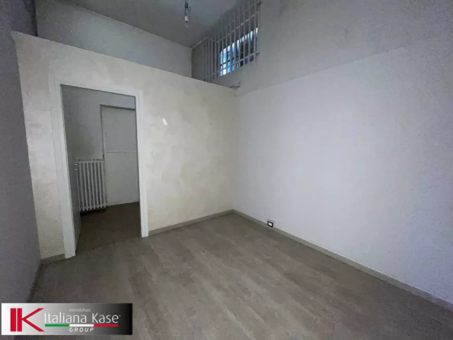 Immagine 25 di Negozio in affitto  in corso italia a Bruino