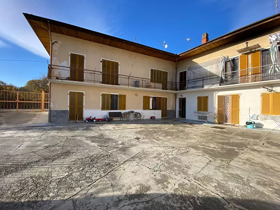 Immagine 1 di Casa semindipendente in vendita  in via barone a Albiano D'ivrea