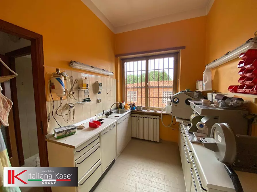 Immagine 5 di Locale commerciale in affitto  in VIALE EUROPA a Mazzè