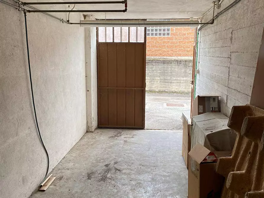 Immagine 7 di Locale commerciale in affitto  in VIALE EUROPA a Mazzè