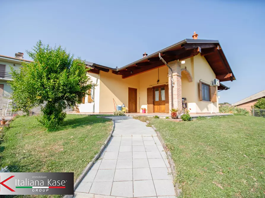 Immagine 35 di Villa in vendita  in via falcone 1 a Albiano D'ivrea