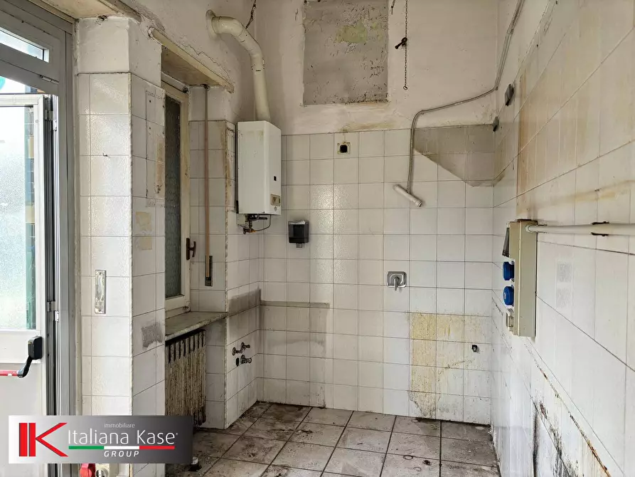 Immagine 5 di Locale commerciale in affitto  in Via XX settembre a Brandizzo