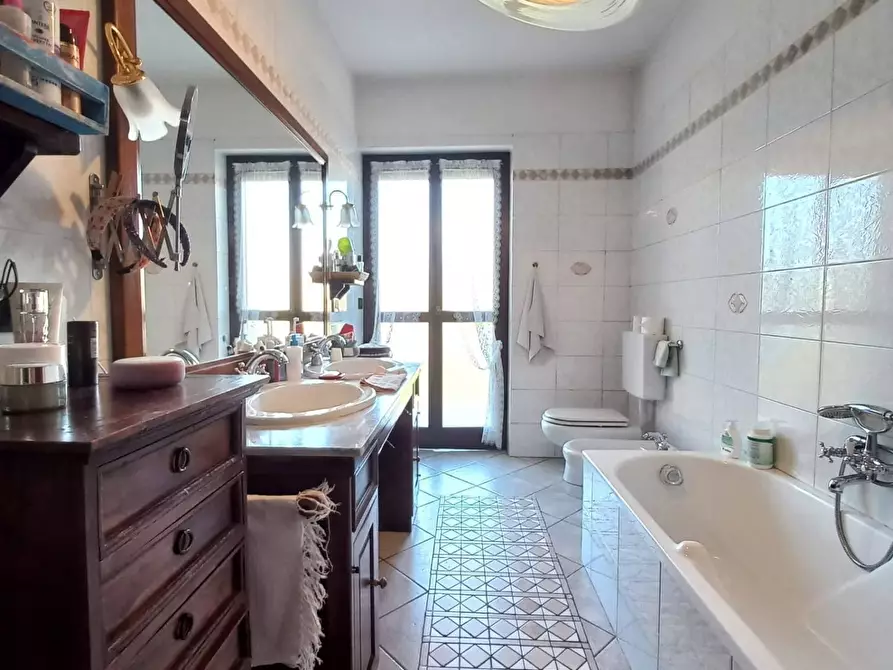 Immagine 24 di Villa in vendita  in VIA SANTA MARIA 58 a Caluso