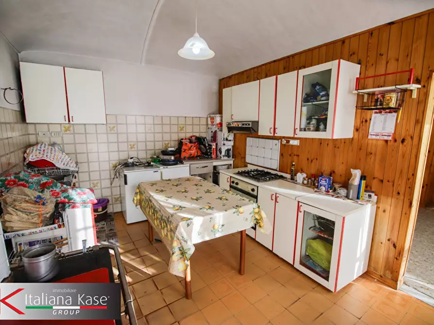 Immagine 5 di Casa semindipendente in vendita  in piazza caduti 6 a Maglione