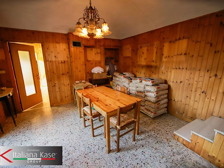 Immagine 17 di Casa semindipendente in vendita  in piazza caduti 6 a Maglione