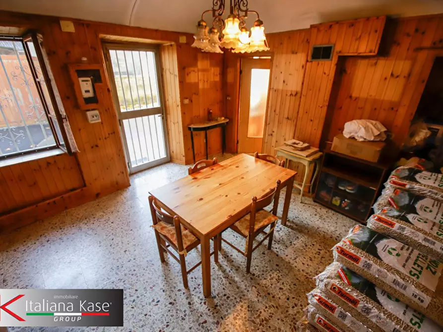 Immagine 18 di Casa semindipendente in vendita  in piazza caduti 6 a Maglione