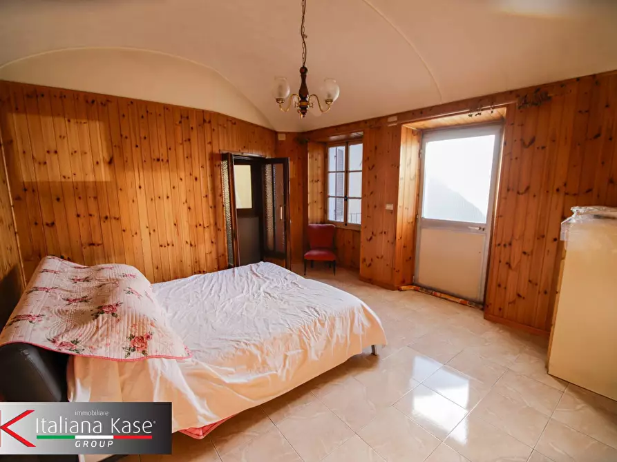 Immagine 35 di Casa semindipendente in vendita  in piazza caduti 6 a Maglione