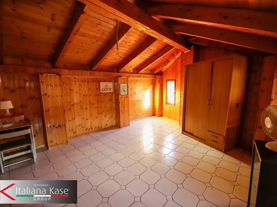 Immagine 52 di Casa semindipendente in vendita  in piazza caduti 6 a Maglione