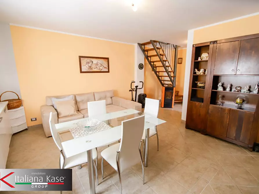 Immagine 10 di Casa semindipendente in vendita  in via vittorio veneto b 27 a Caluso