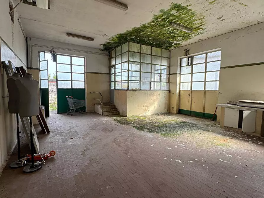 Immagine 10 di Locale commerciale in vendita  in Via Villacristina a Collegno