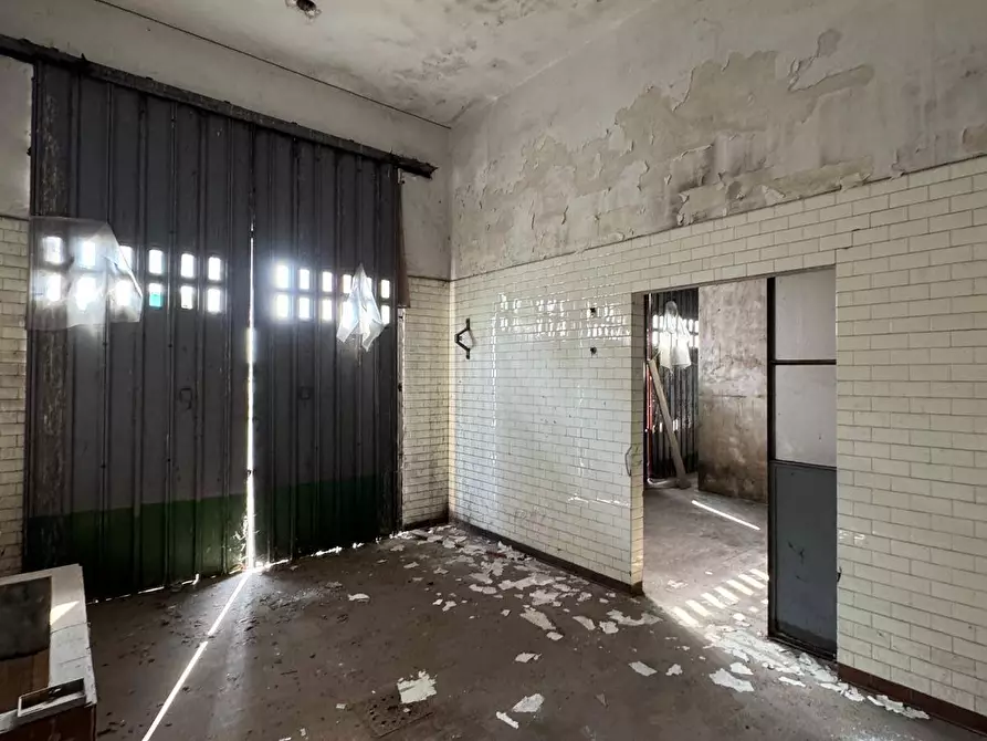 Immagine 14 di Locale commerciale in vendita  in Via Villacristina a Collegno