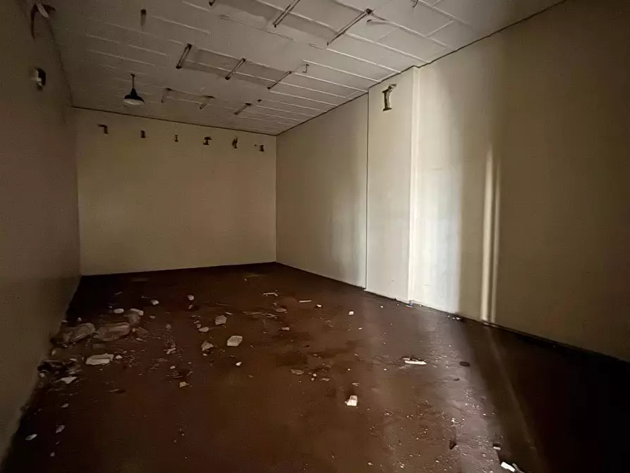 Immagine 19 di Locale commerciale in vendita  in Via Villacristina a Collegno