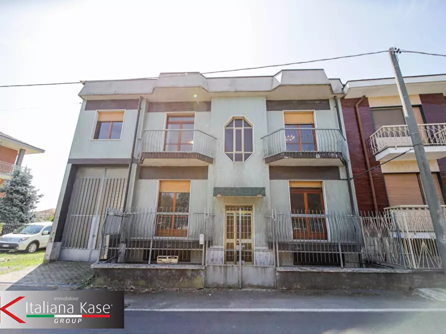 Immagine 1 di Casa semindipendente in vendita  in via Pinetti a Volpiano