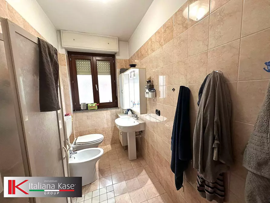 Immagine 10 di Appartamento in vendita  in Via La Thuile a Torino