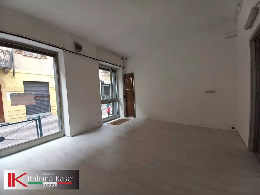 Immagine 6 di Locale commerciale in vendita  in via bettoia 71 a Caluso