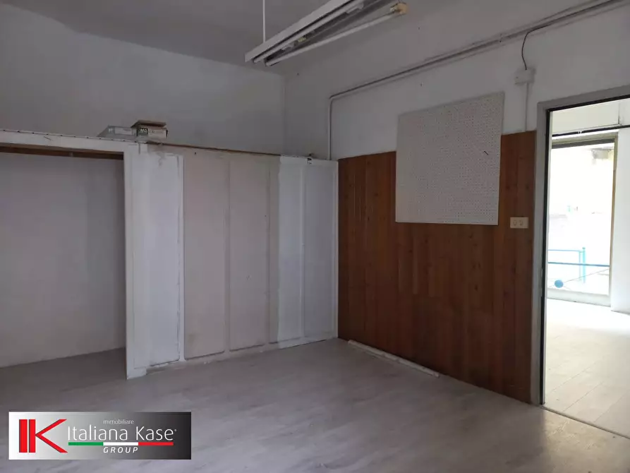 Immagine 8 di Locale commerciale in vendita  in via bettoia 71 a Caluso