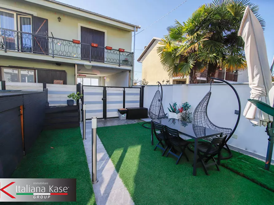 Immagine 3 di Casa semindipendente in vendita  in via primo maggio 15 a Mazzè