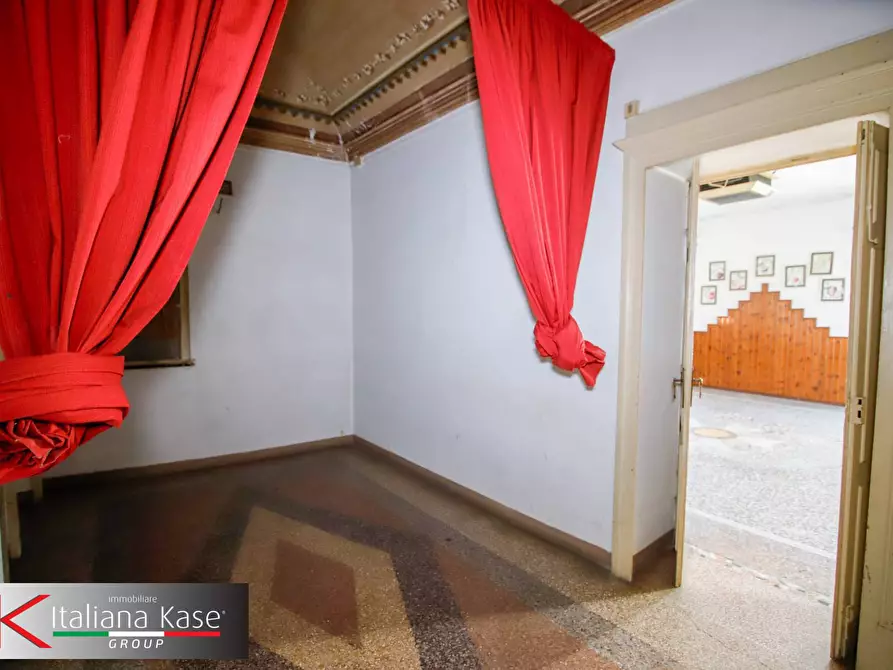 Immagine 46 di Ufficio in affitto  in piazza ubertini 1 a Caluso