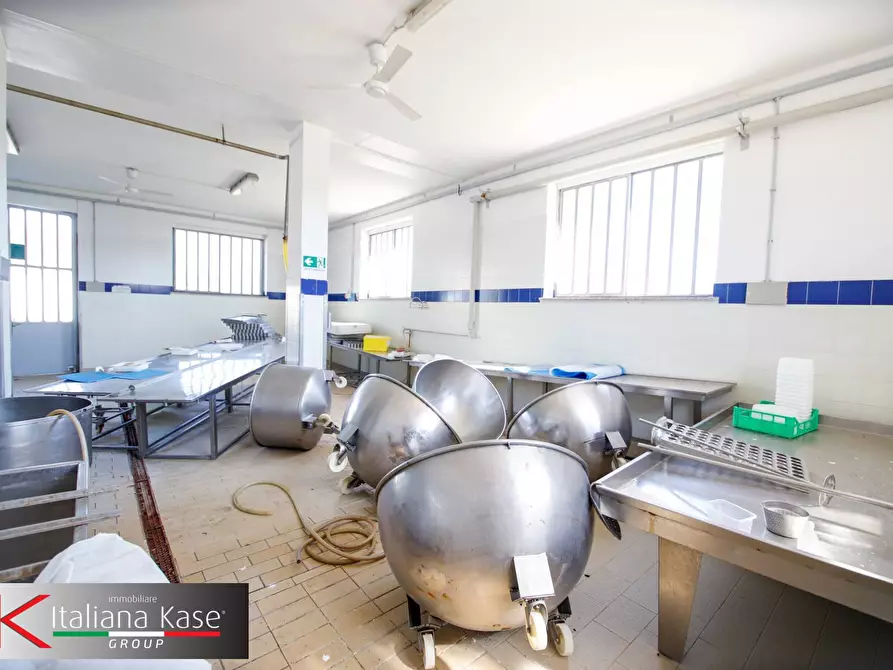 Immagine 6 di Locale commerciale in vendita  in via zenomario 3 a Foglizzo