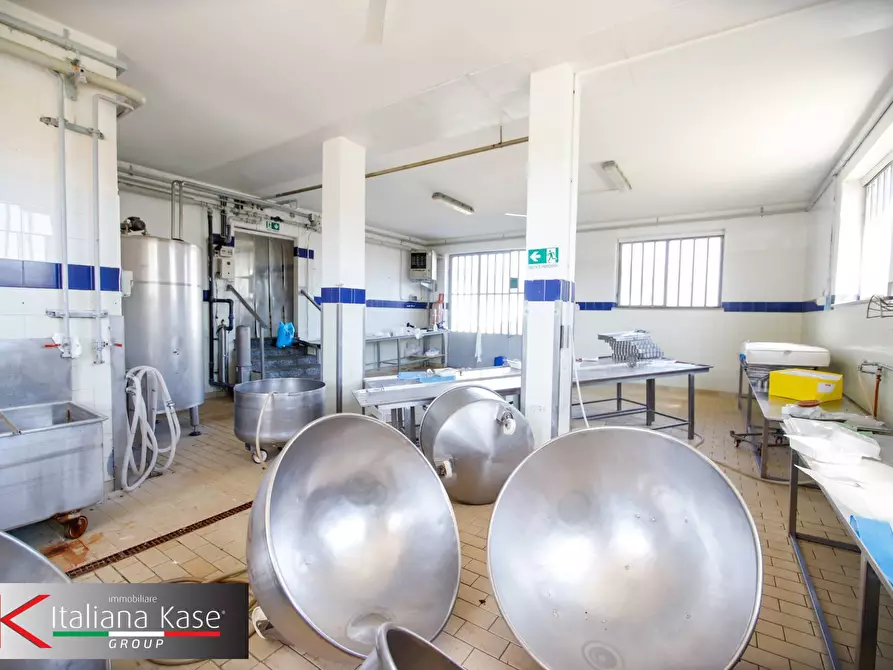 Immagine 7 di Locale commerciale in vendita  in via zenomario 3 a Foglizzo