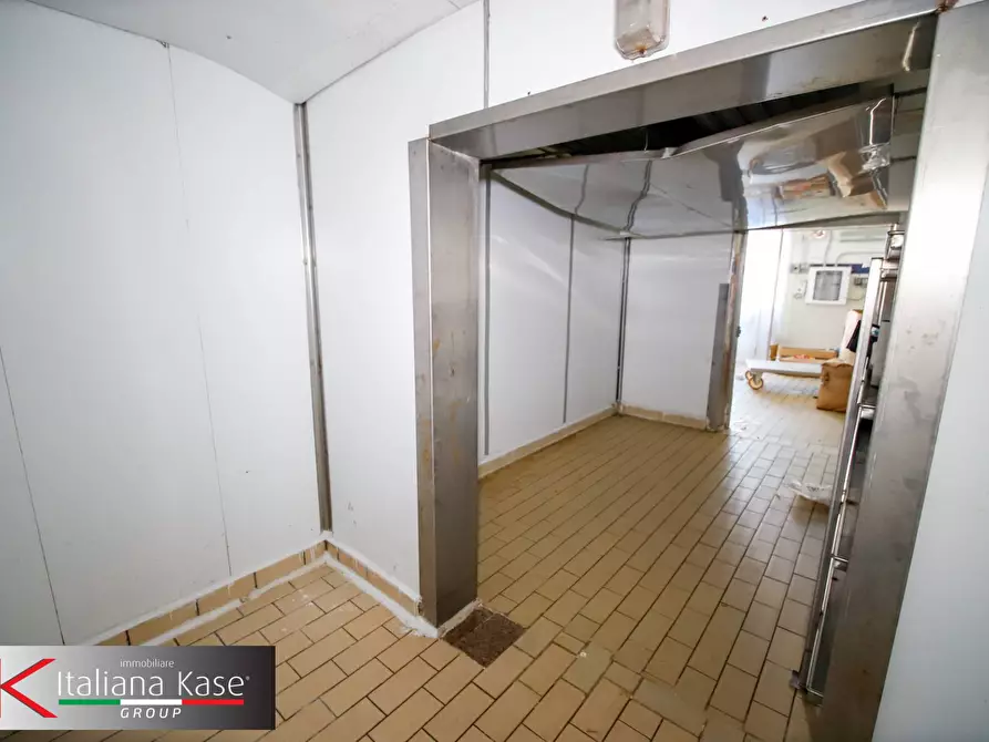 Immagine 11 di Locale commerciale in vendita  in via zemo mario 3 a Foglizzo