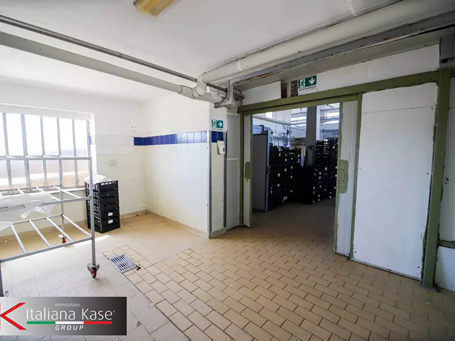 Immagine 12 di Locale commerciale in vendita  in via zemo mario 3 a Foglizzo