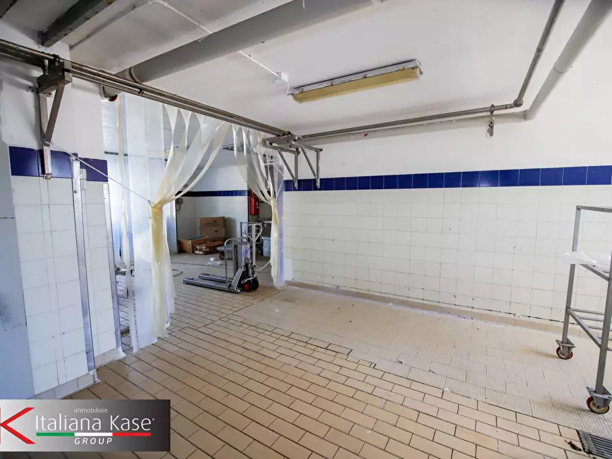 Immagine 14 di Locale commerciale in vendita  in via zemo mario 3 a Foglizzo