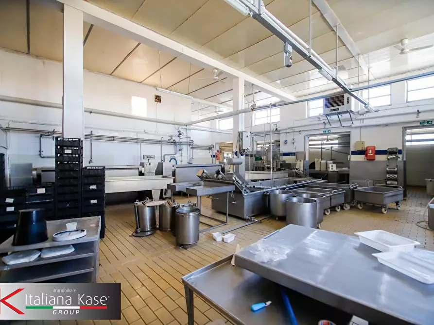 Immagine 16 di Locale commerciale in vendita  in via zemo mario 3 a Foglizzo