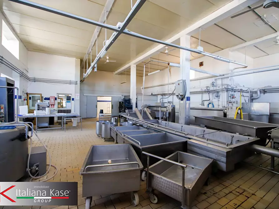 Immagine 17 di Locale commerciale in vendita  in via zemo mario 3 a Foglizzo