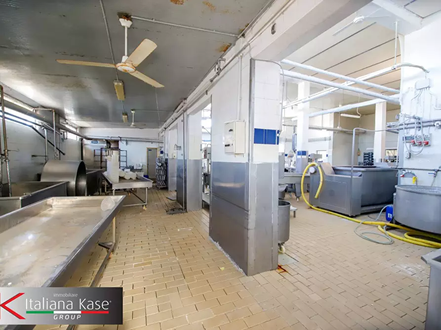 Immagine 20 di Locale commerciale in vendita  in via zemo mario 3 a Foglizzo